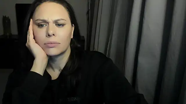 MollyCheiz online show from 22, 12, 2025