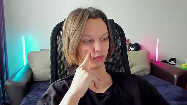 Ostin meow online show from 5, 4, 2026