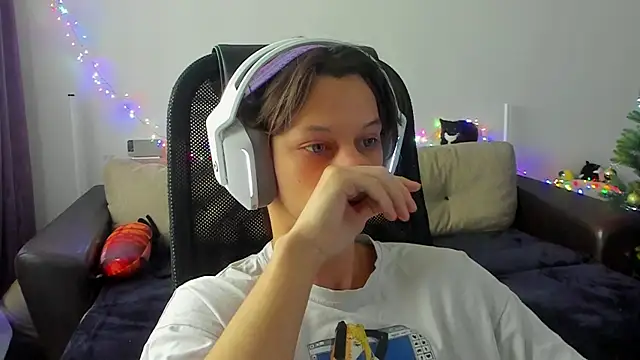 Ostin meow online show from 1, 12, 2025