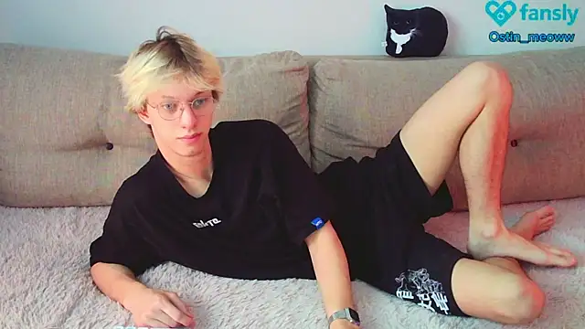 Snapshot of Ostin_meow chatting on 12, 2, 2025 Ostin meow online show from 12, 2, 2025