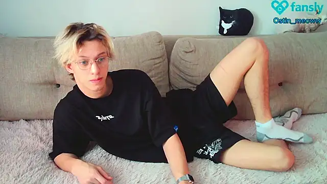 Snapshot of Ostin_meow chatting on 22, 2, 2025 Ostin meow online show from 22, 2, 2025