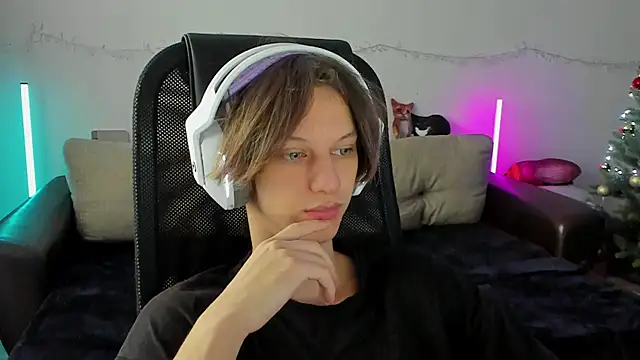 Ostin meow online show from 17, 12, 2025