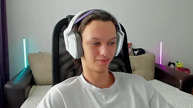 Ostin meow online show from 23, 2, 2026