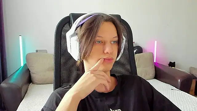 Ostin meow online show from 12, 2, 2026