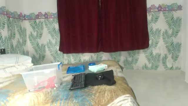 leonabigass18 online show from 11, 1, 2025