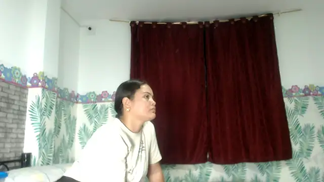 leonabigass18 online show from 26, 1, 2025