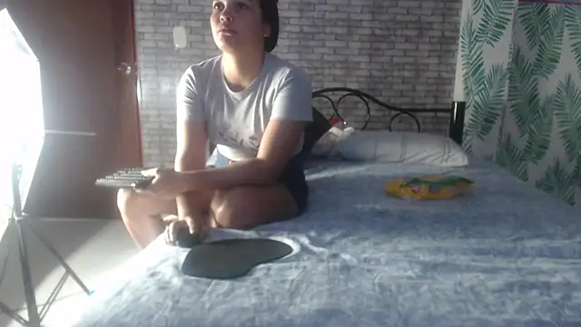 leonabigass18 online show from 3, 12, 2024