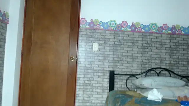 leonabigass18 online show from 28, 1, 2025