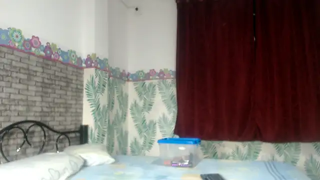 leonabigass18 online show from 8, 2, 2025