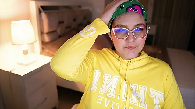 Camilaa bueno online show from 10, 10, 2025