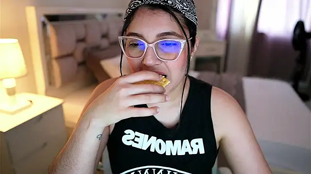 Camilaa bueno online show from 22, 2, 2026