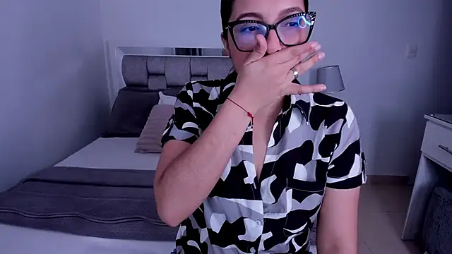 Snapshot of Camilaa_bueno chatting on 16, 5, 2026 Camilaa bueno online show from 16, 5, 2026