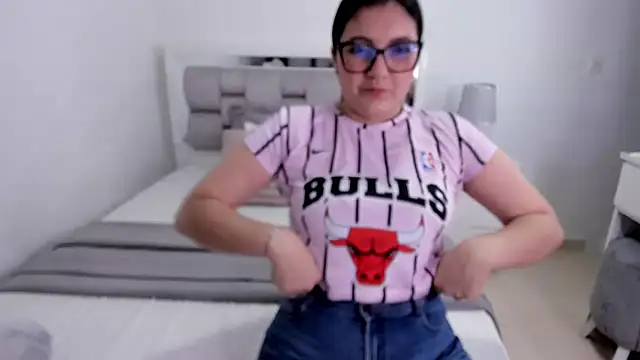 Camilaa bueno online show from 24, 6, 2026