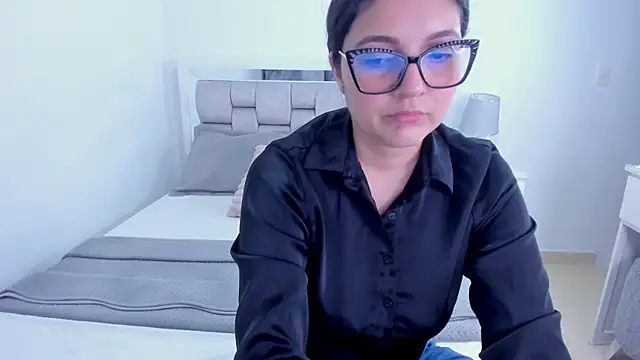 Snapshot of Camilaa_bueno chatting on 11, 5, 2026 Camilaa bueno online show from 11, 5, 2026