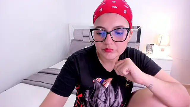 Camilaa bueno online show from 11, 4, 2026