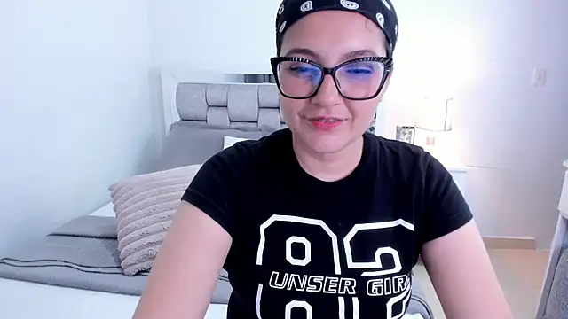 Camilaa bueno online show from 21, 4, 2026