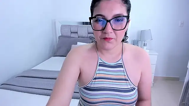 Snapshot of Camilaa_bueno chatting on 29, 4, 2026 Camilaa bueno online show from 29, 4, 2026