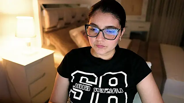 Camilaa bueno online show from 19, 10, 2025