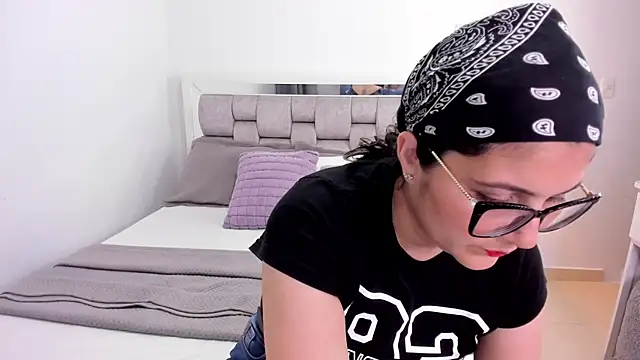 Camilaa bueno online show from 21, 4, 2026