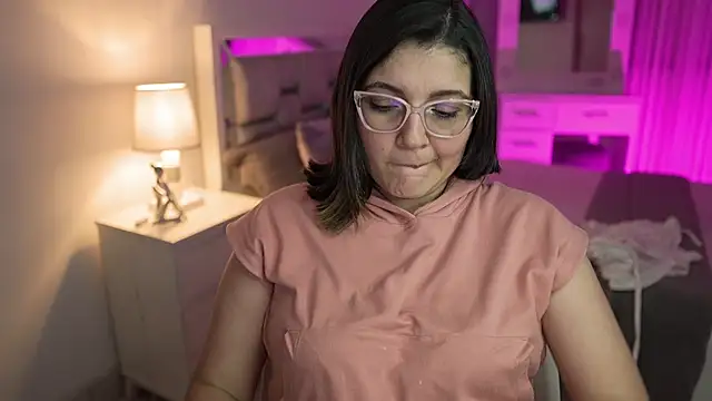 Camilaa bueno online show from 19, 12, 2024