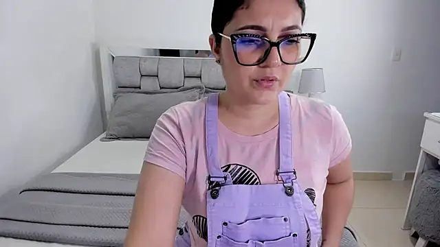 Camilaa bueno online show from 14, 7, 2026