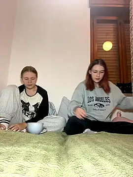 ella grays online show from 26, 10, 2025