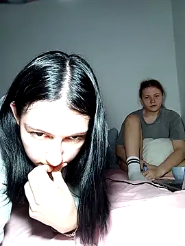 ella grays online show from 24, 4, 2026