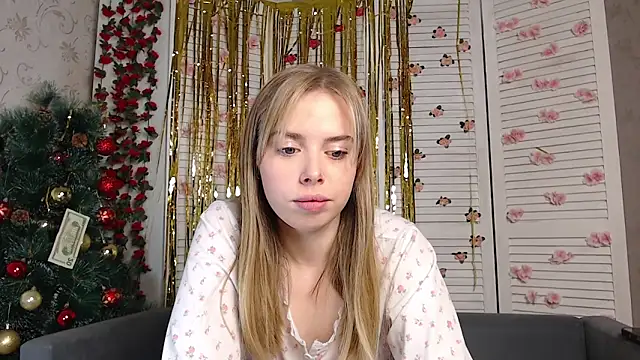 Snapshot of sofiaa_here chatting on 16, 12, 2025 sofiaa here online show from 16, 12, 2025