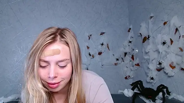 Snapshot of sofiaa_here chatting on 22, 10, 2025 sofiaa here online show from 22, 10, 2025