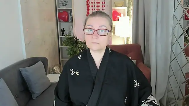 AlexandraKind online show from 5, 2, 2026