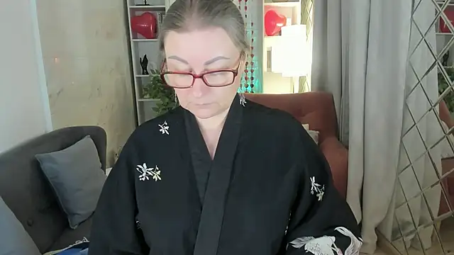 AlexandraKind online show from 6, 2, 2026