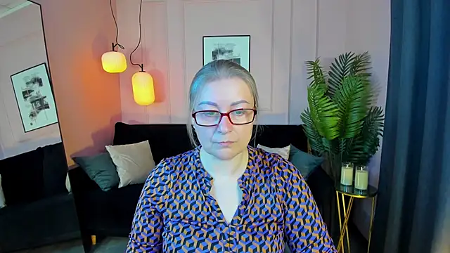 AlexandraKind online show from 8, 10, 2025