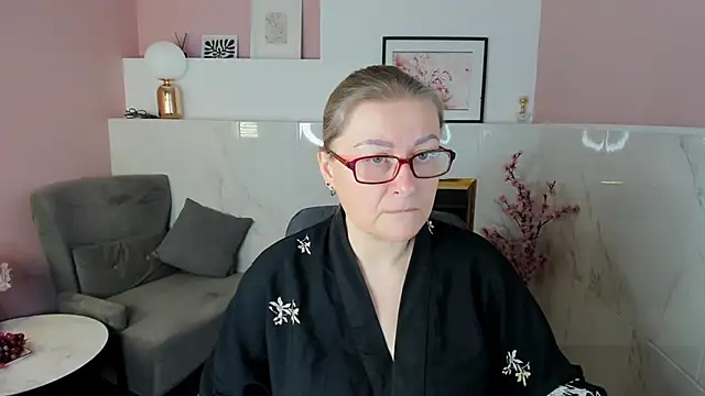 AlexandraKind online show from 2, 12, 2025