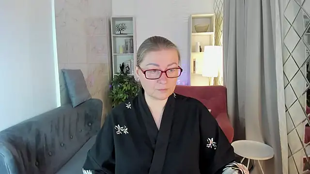 AlexandraKind online show from 9, 11, 2025