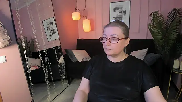 AlexandraKind online show from 9, 2, 2026