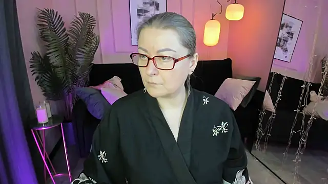 AlexandraKind online show from 7, 2, 2026