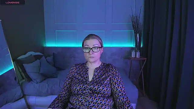 AlexandraKind online show from 25, 2, 2025
