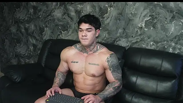 Snapshot of Justin_Clark chatting on 27, 10, 2025 Justin Clark online show from 27, 10, 2025