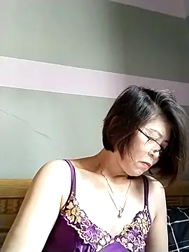 Baby-tits2024 online show from 18, 9, 2025
