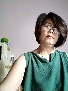 Baby-tits2024 online show from 25, 9, 2025
