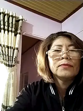 Baby-tits2024 online show from 4, 3, 2025