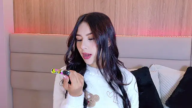 EymiCuper online show from 28, 11, 2025