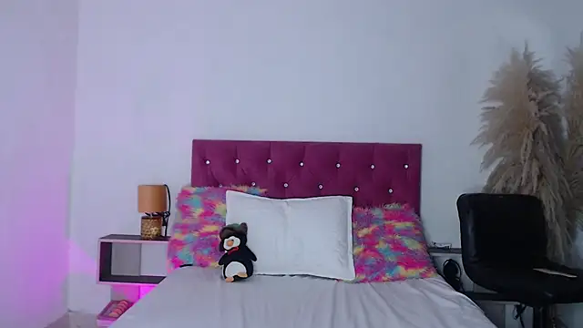 alinakiss online show from 9, 3, 2025