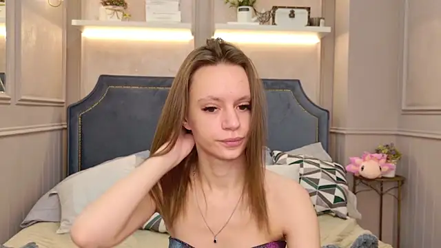 Snapshot of RebeccaMartons chatting on 7, 3, 2025 RebeccaMartons online show from 7, 3, 2025
