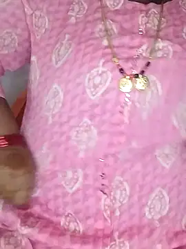 Snapshot of Sexy_Radhikaa chatting on 31, 10, 2025 Sexy Radhikaa online show from 31, 10, 2025