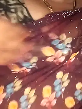 Snapshot of Sexy_Radhikaa chatting on 28, 11, 2025 Sexy Radhikaa online show from 28, 11, 2025