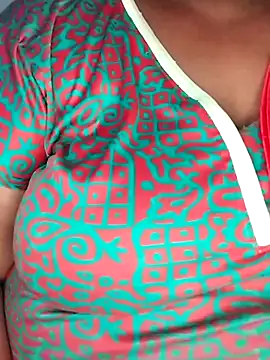 Snapshot of Sexy_Radhikaa chatting on 7, 5, 2026 Sexy Radhikaa online show from 7, 5, 2026