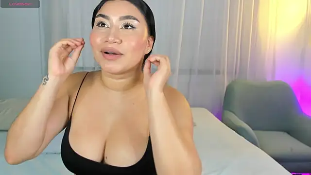 Snapshot of leylaclintonxx chatting on 18, 10, 2025 leylaclintonxx online show from 18, 10, 2025