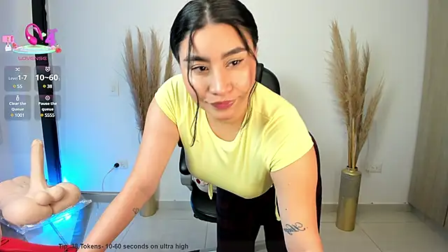 Snapshot of leylaclintonxx chatting on 23, 3, 2025 leylaclintonxx online show from 23, 3, 2025