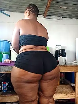 Snapshot of curvyloneah75 chatting on 26, 2, 2026 curvyloneah75 online show from 26, 2, 2026